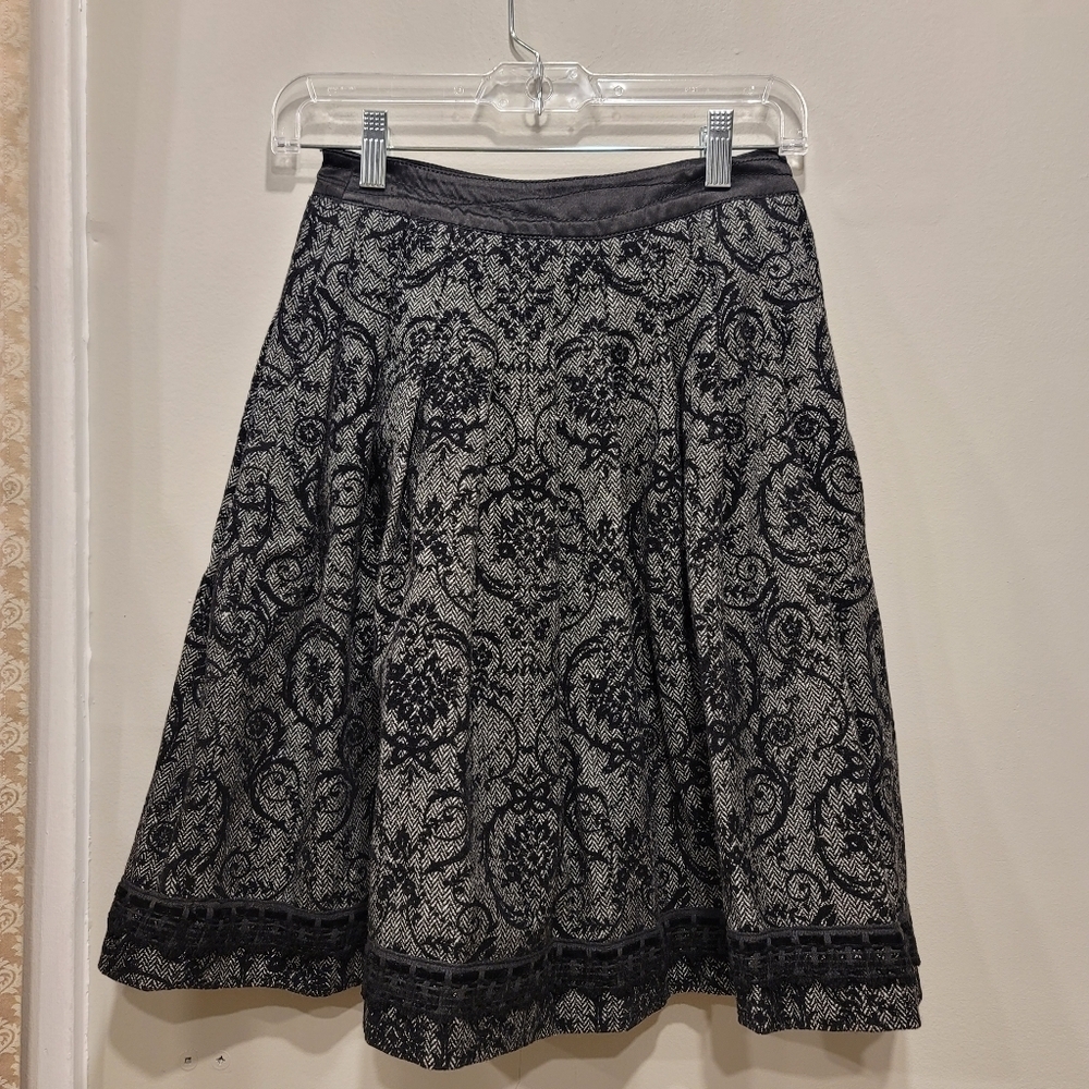 Sz 2 Black Ryan New York Brocade Lined Full Skirt